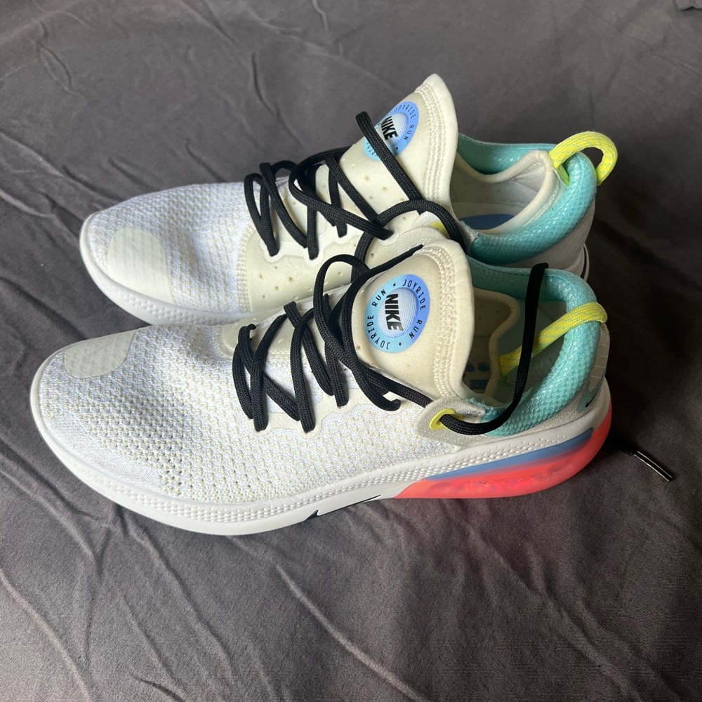 BRAND NEW Nike joyride run tennis shoes